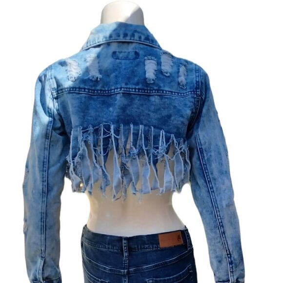 5690...Thrill Tasseled Ripped Crop Long Sleeve Denim Jacket Size Small - Picture 4 of 5